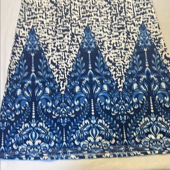 White and Blue Sleeveless Sheath Midi Dress - Picture 10 of 17